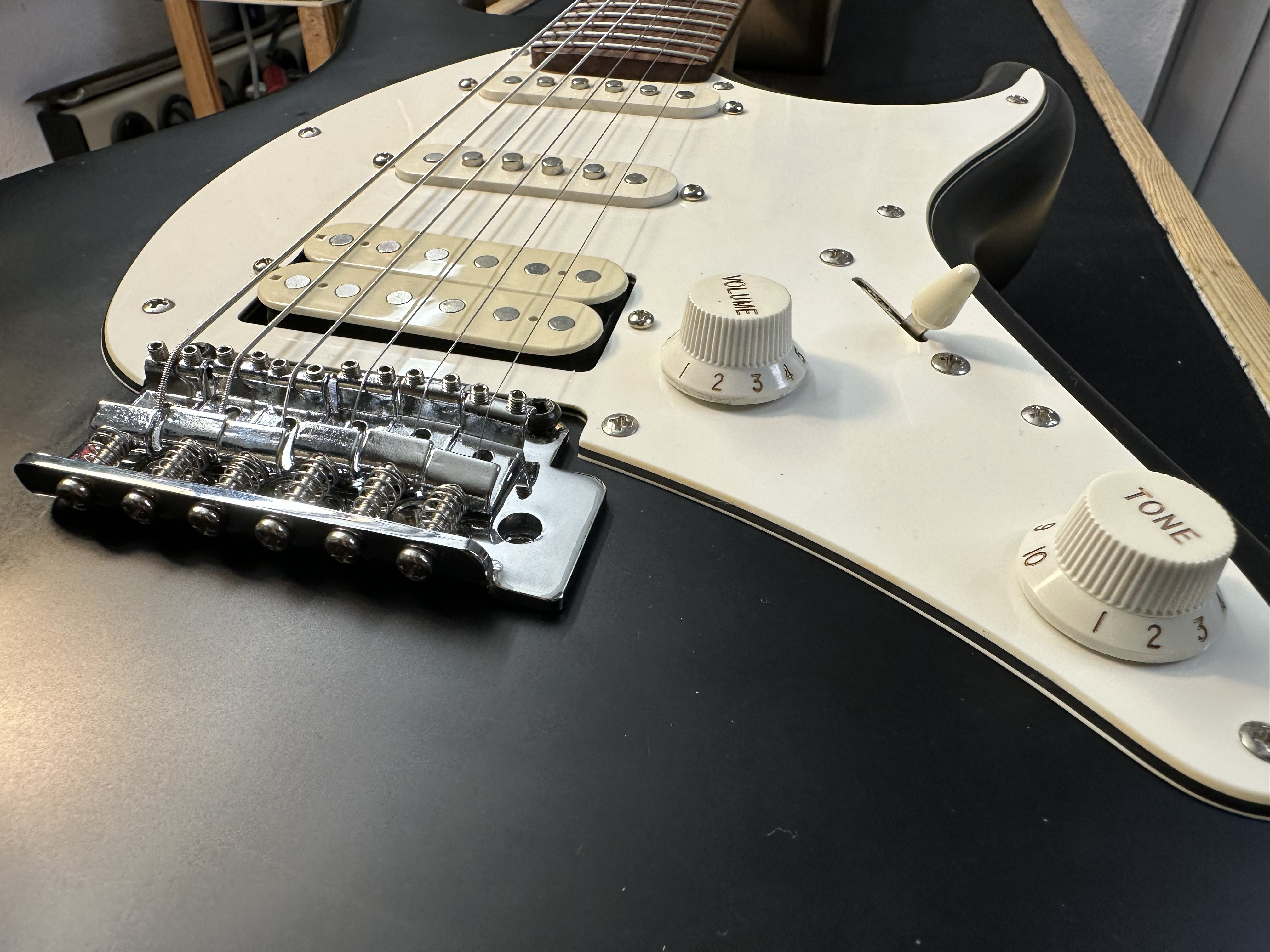 Cort G210
